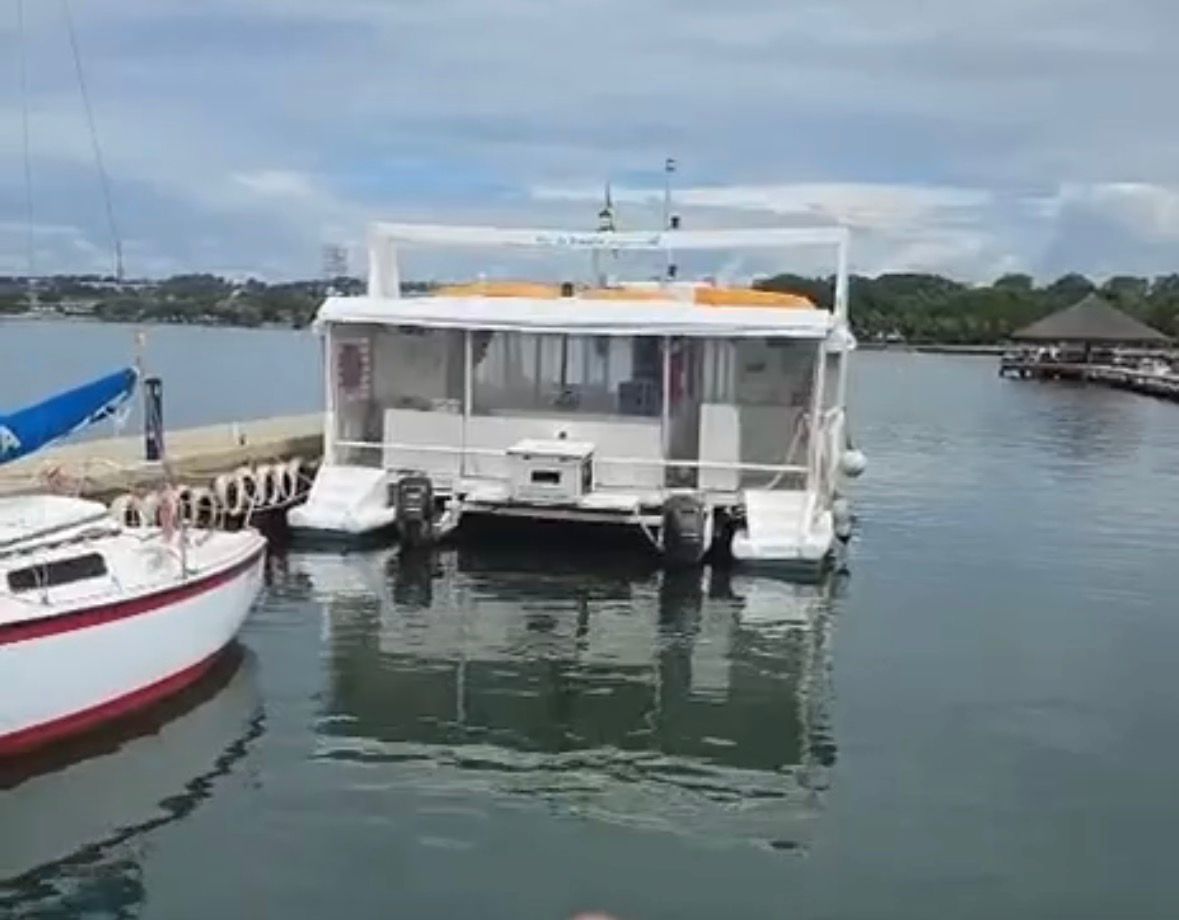 Passeio panorâmico com catamarã no Lago Paranoá
